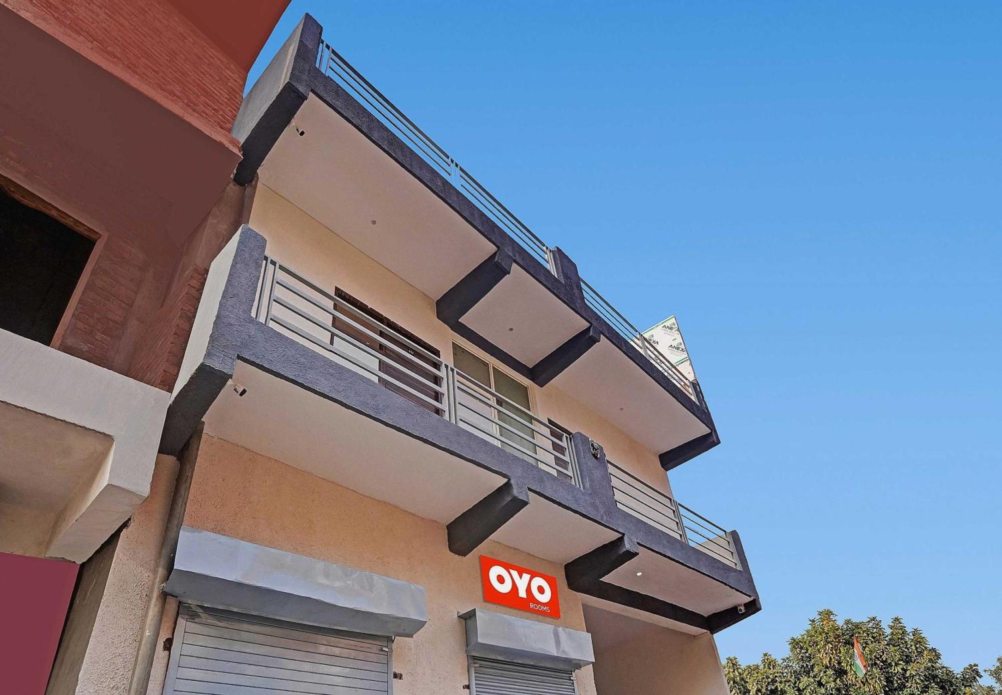 Hotel O Avs Hotel & Restaurant โนอิดา ภายนอก รูปภาพ