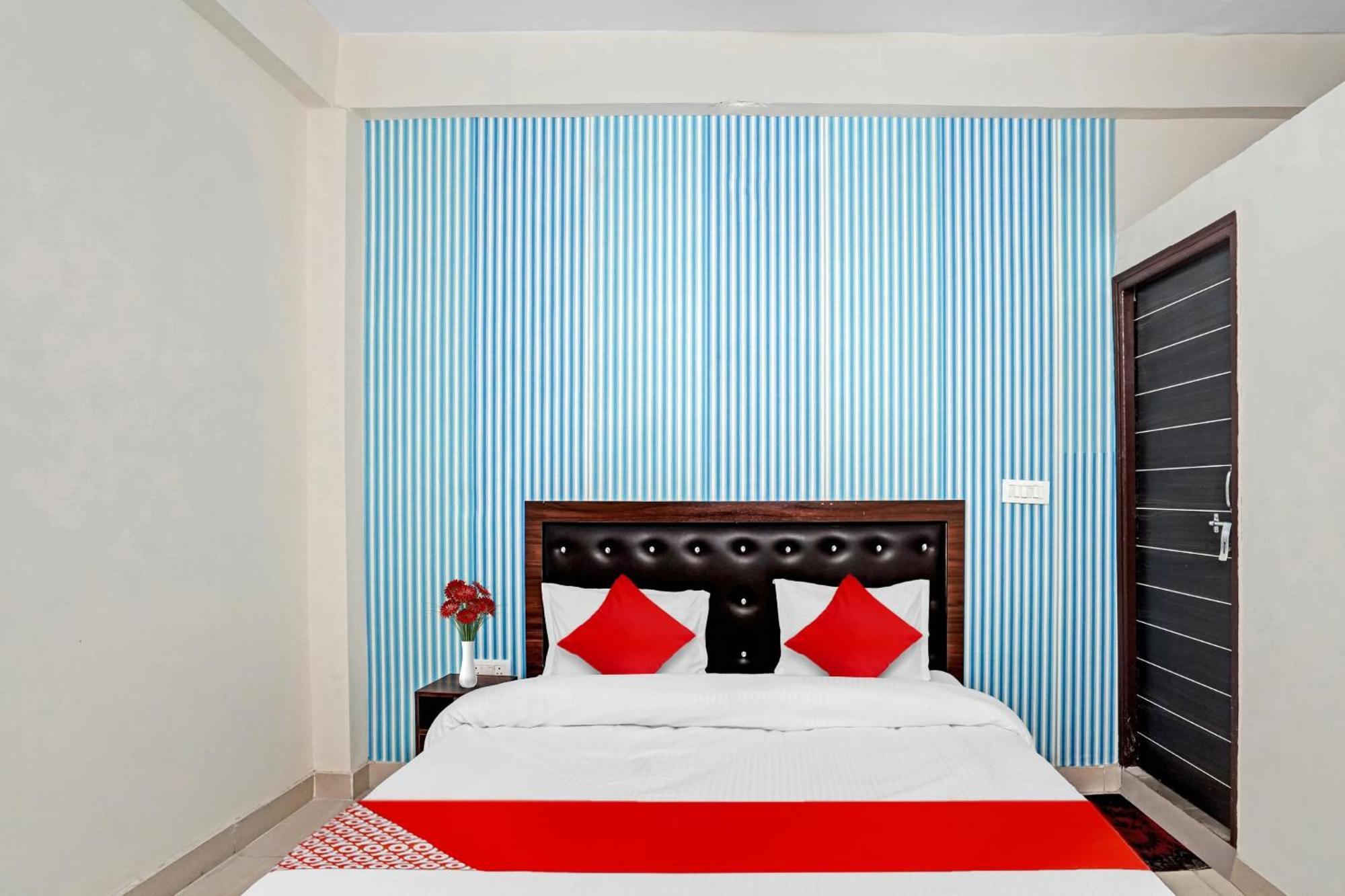 Hotel O Avs Hotel & Restaurant โนอิดา ภายนอก รูปภาพ